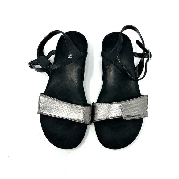 Vionic Size 8 Sandals Black Silver Flat Strappy Adjustable‎ Width Summer Beach - Picture 9 of 9